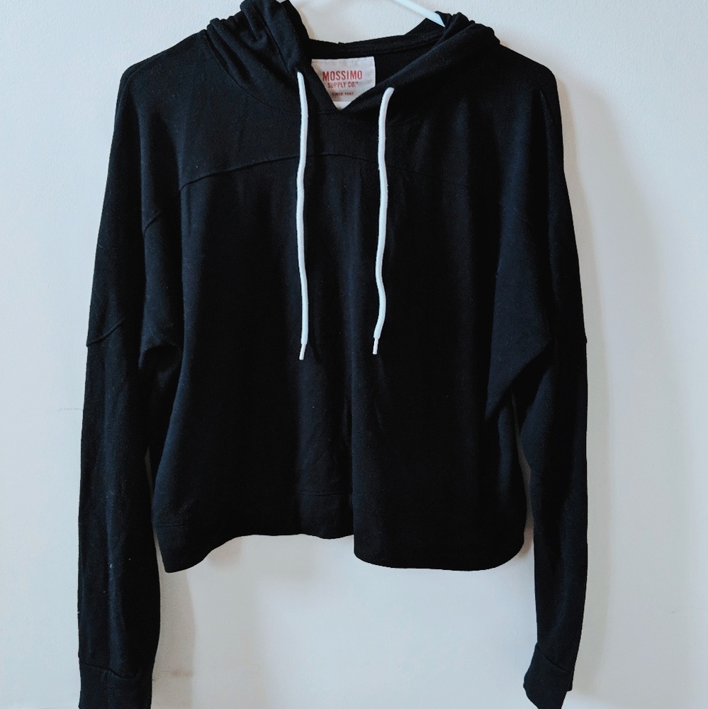 cropped black t-shirt hoodie